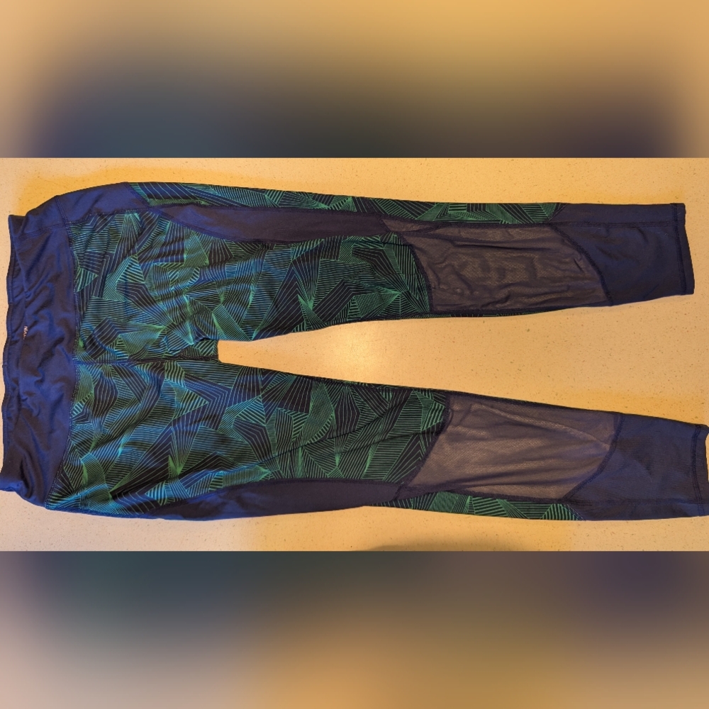 Danskin Now Women's Dri More Athletic Mesh Panel Yoga Leggings